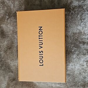 Louis Vuitton Magnetic Box AND Dust Bag in EUC